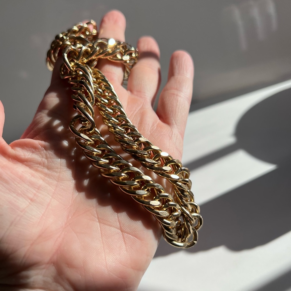 Gold Cuban link necklace 20”
